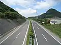 高松西IC付近から下り線方面を望む