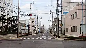 松福町交差点から東を見る