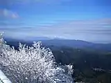 西の眺望最奥左に金剛山地