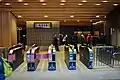 リニューアル後の高尾山口駅改札（2017年11月24日撮影）