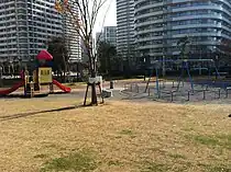 遊具が設置されている