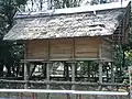 高床倉庫 平側より(復元、静岡県静岡市登呂遺跡)