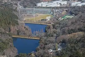 滝頭山の恐竜の背から見下ろす滝頭公園、2018年1月6日撮影