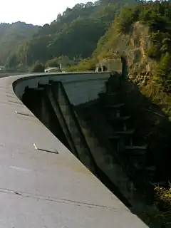 滝畑ダム