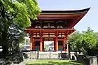滝山寺三門（2022年（令和4年）5月）