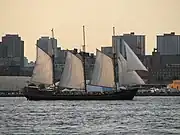 トロント港入港中のKajama