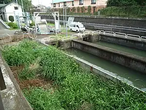 小平監視所。多摩川からの水が見られるのはここまで。(立川市幸町6丁目・小平市中島町、北緯35度43分49.63秒 東経139度25分22.98秒 / 北緯35.7304528度 東経139.4230500度 / 35.7304528; 139.4230500 (小平監視所))
