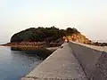 堤防で連繋される玉津島