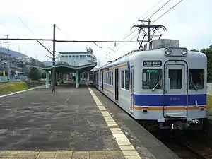 ホームから末端方を望む（2007年2月）