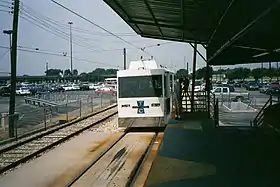 タンディ・センター地下鉄の地上駅(2002年8月29日撮影)