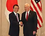 麻生太郎副総理兼財務大臣(左)と(2017年4月18日)