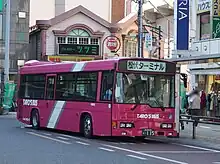 南口に停車するジャパンタローズのバス(松伏ターミナル行)