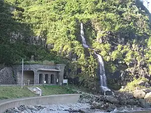 曽々木海岸の垂水の滝(珠洲市)