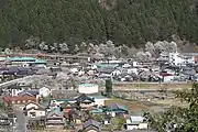 薄墨公園から樽見駅を眺める（2018年4月、遠景）