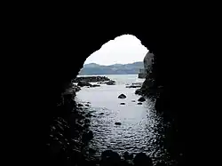 畳ヶ浦の海蝕洞
