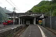 富山地方鉄道のホーム(2008年5月)