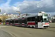 超低床電車のタトラRT6N1は故障の頻発により運用を離脱し他都市へ譲渡された(2009年撮影)