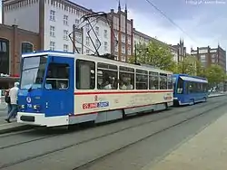 近代化工事後のT6A2D(左)(2007年撮影)