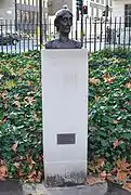 ヴァージニア・ウルフ像