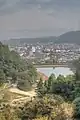 愛宕沼越しに天童温泉を望む