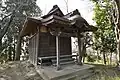 墳頂の霊符殿
