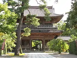 天徳院山門