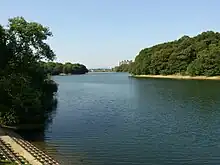 南堤防から見た寺ヶ池