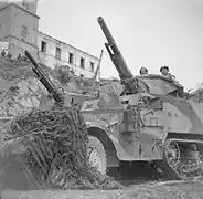 イギリス王立竜騎兵部隊所属のM3 GMC1944年5月撮影