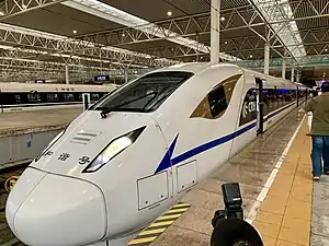 楽山 - 宜賓西間を走る列車。