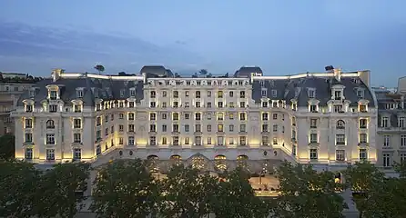 オテル・ペニンシュラ・パリ (Hôtel The Peninsula Paris)