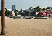 Michael Heizer, Levitated Mass, 2012