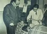 放射線検査を受ける乗組員