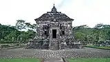 バニュニボ寺院の主祠堂