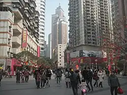 南坪の歩行者天国