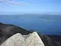 山頂より東側を望む、水島が見えている。