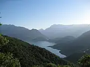モルノス湖