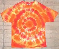 絞り染めのTシャツ
