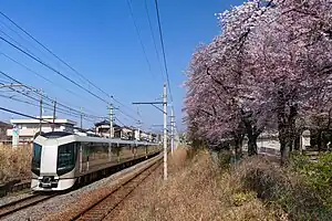 桐生線を走行する、特急リバティりょうもう(2023年4月 赤城駅 - 相老駅間)