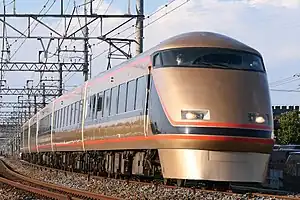 100系で運転の「けごん」（2021年4月7日 幸手駅 - 杉戸高野台駅間）