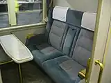 コンパートメント（個室車）座席（現在はブラウン地のモケットに交換）
