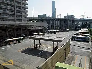都営バス港南支所(東京モノレール線車窓から)