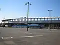 バックスタンド側から。手前に広がるのが東駐車場。