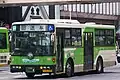 過去の車両:UD製大型車両富士重工業製R17‐Eボディ架装。本来の指定ボディであった。ナンバーは"足立200か"の登録一号である"4"番。(L-E422)
