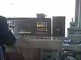 10-300R形運転台。右の縦長の箱はATC進路表示器。