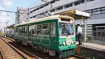 緑色基調の7700形7701（2016年7月30日 / 荒川車庫前）