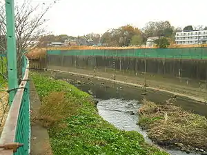 冬。川口市に入ったところ(2004年12月)
