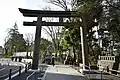 参道より鳥居を見る（2019年3月19日撮影）