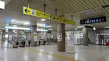 改札口