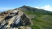 上ホロカメットク山から望む十勝岳（2013年6月）