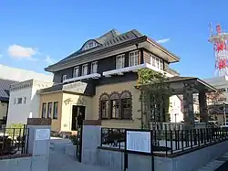 土岐子爵家の邸宅。土岐章子爵が大正13年に東京市渋谷区に建設したドイツ郊外別荘風住宅。平成2年に土岐家と所縁の深い群馬県沼田市が取得し、倉内町の沼田公園を経て上之町に移築され、現在は旧土岐家住宅洋館として一般公開されている。登録有形文化財。